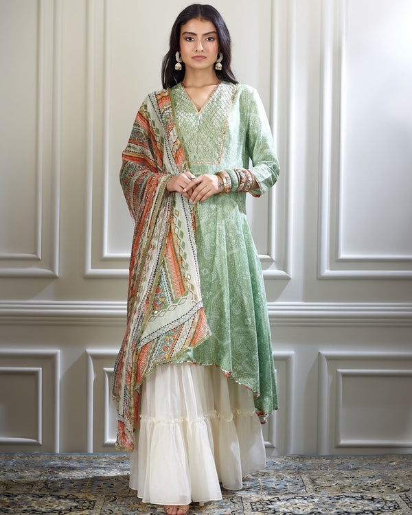 Embroidered asymmetric Kurta set