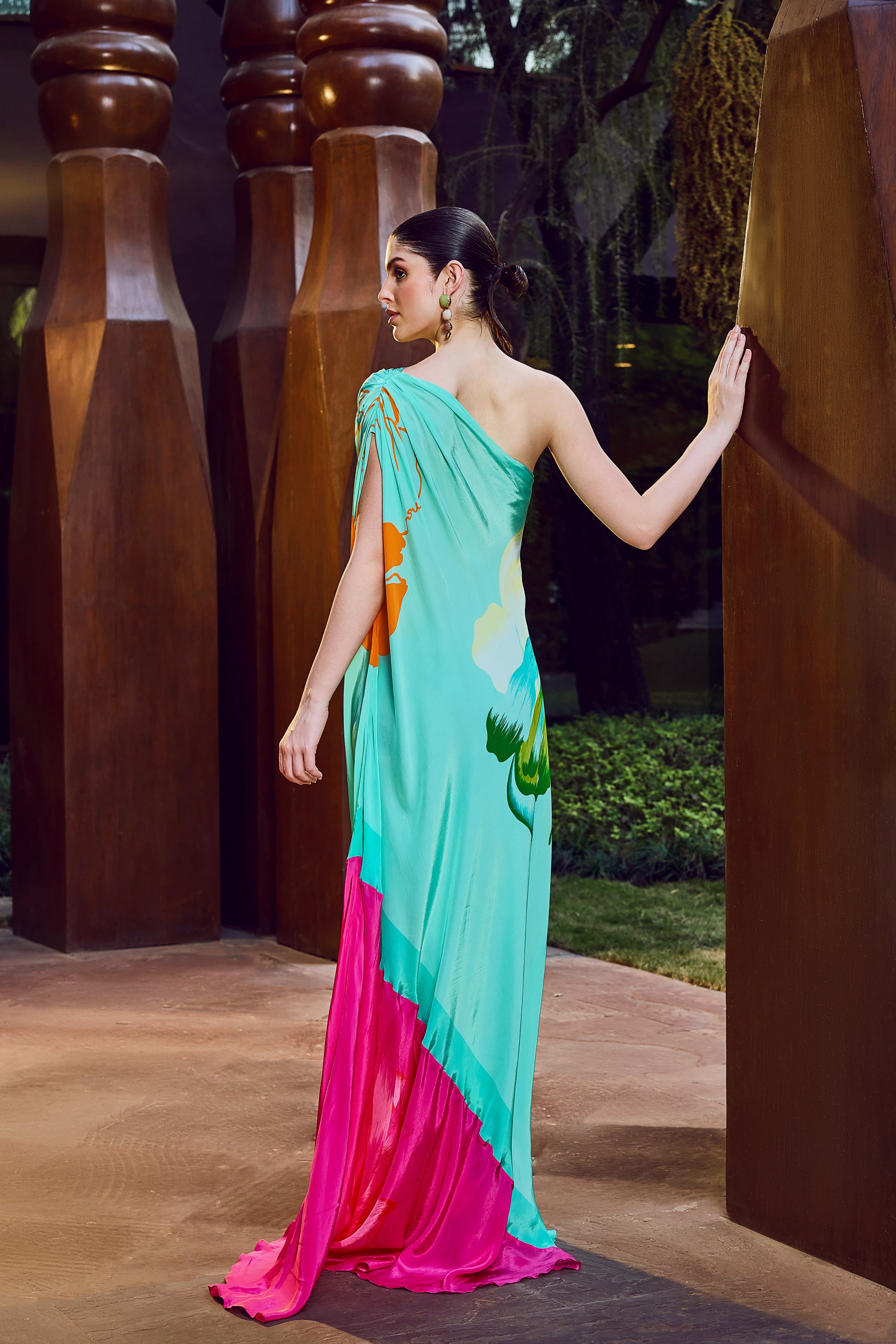 Wage Placement One-Shoulder Kaftan