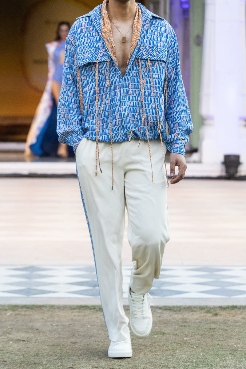 Printed shirt with two sided front pocket