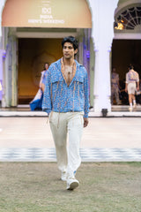 Printed shirt with two sided front pocket