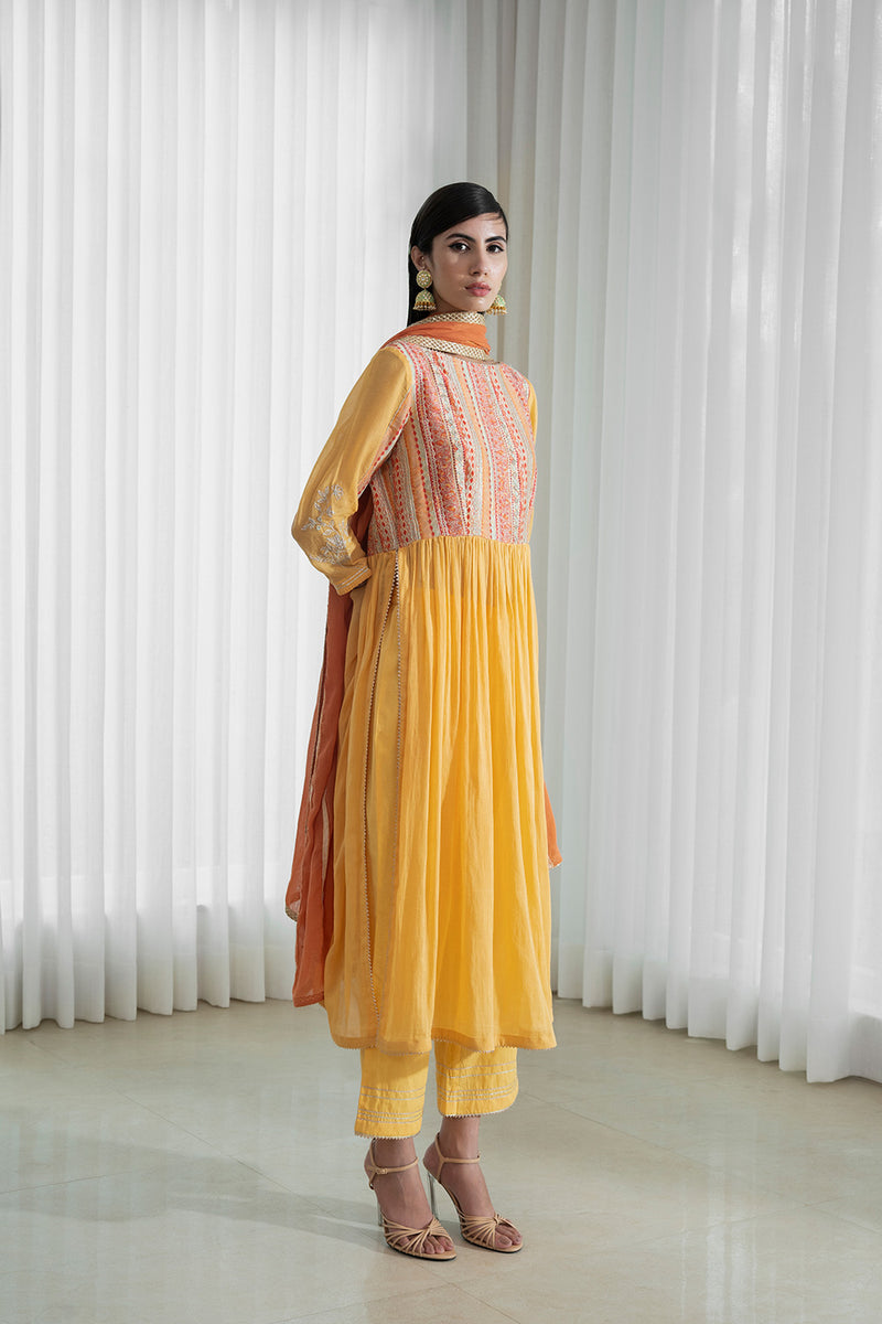 Yoke Kurta With Solid Pants And Dupatta