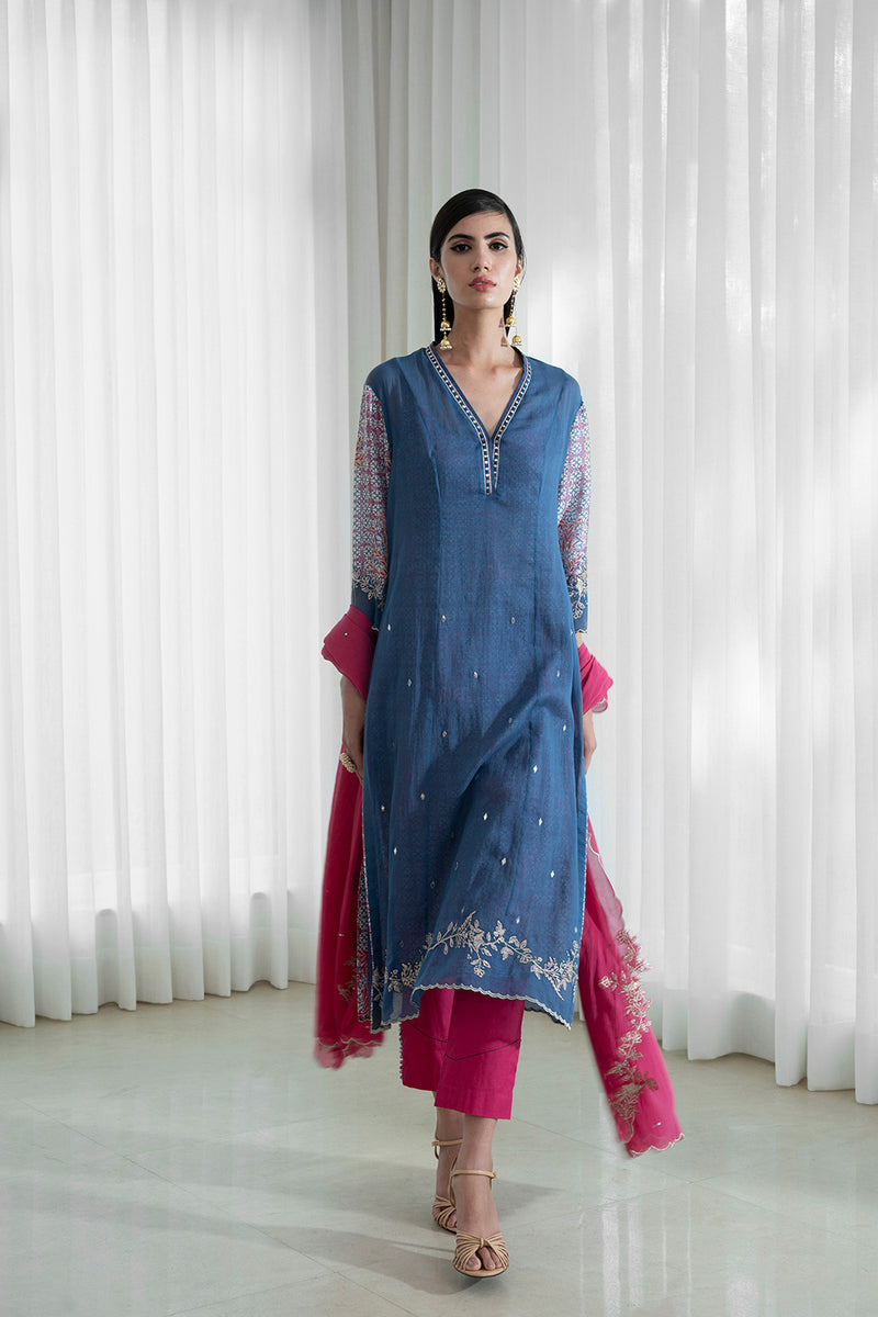 Straight Kurta Paired With Pants And Dupatta