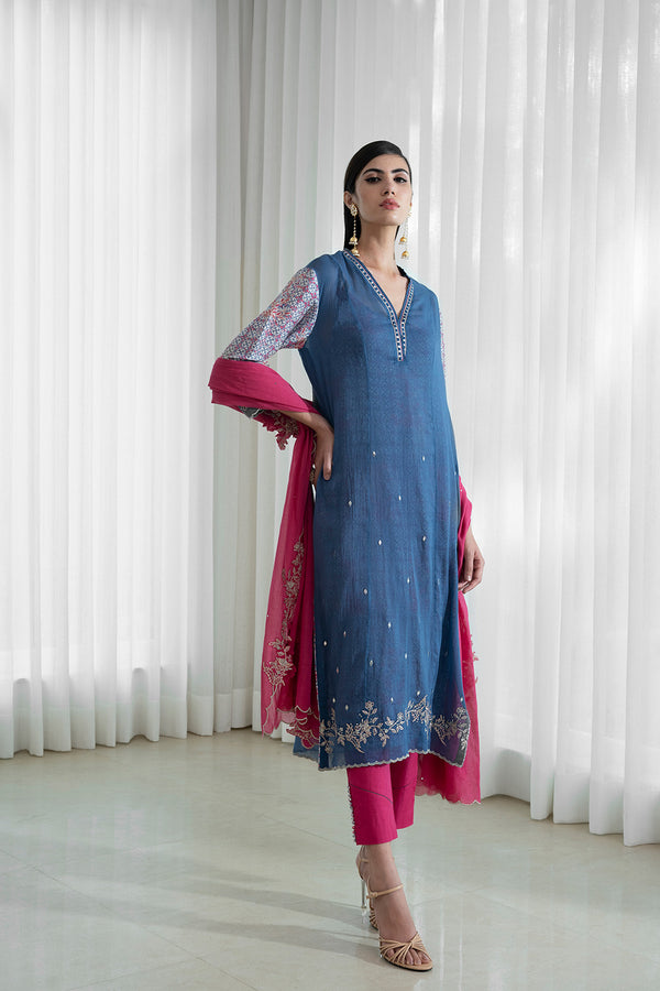 Straight Kurta Paired With Pants And Dupatta