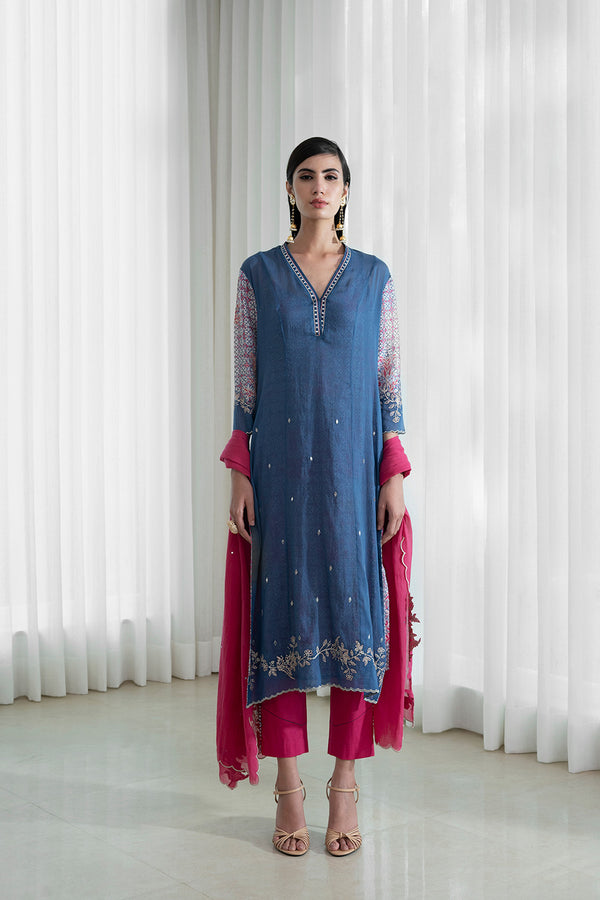 Straight Kurta Paired With Pants And Dupatta