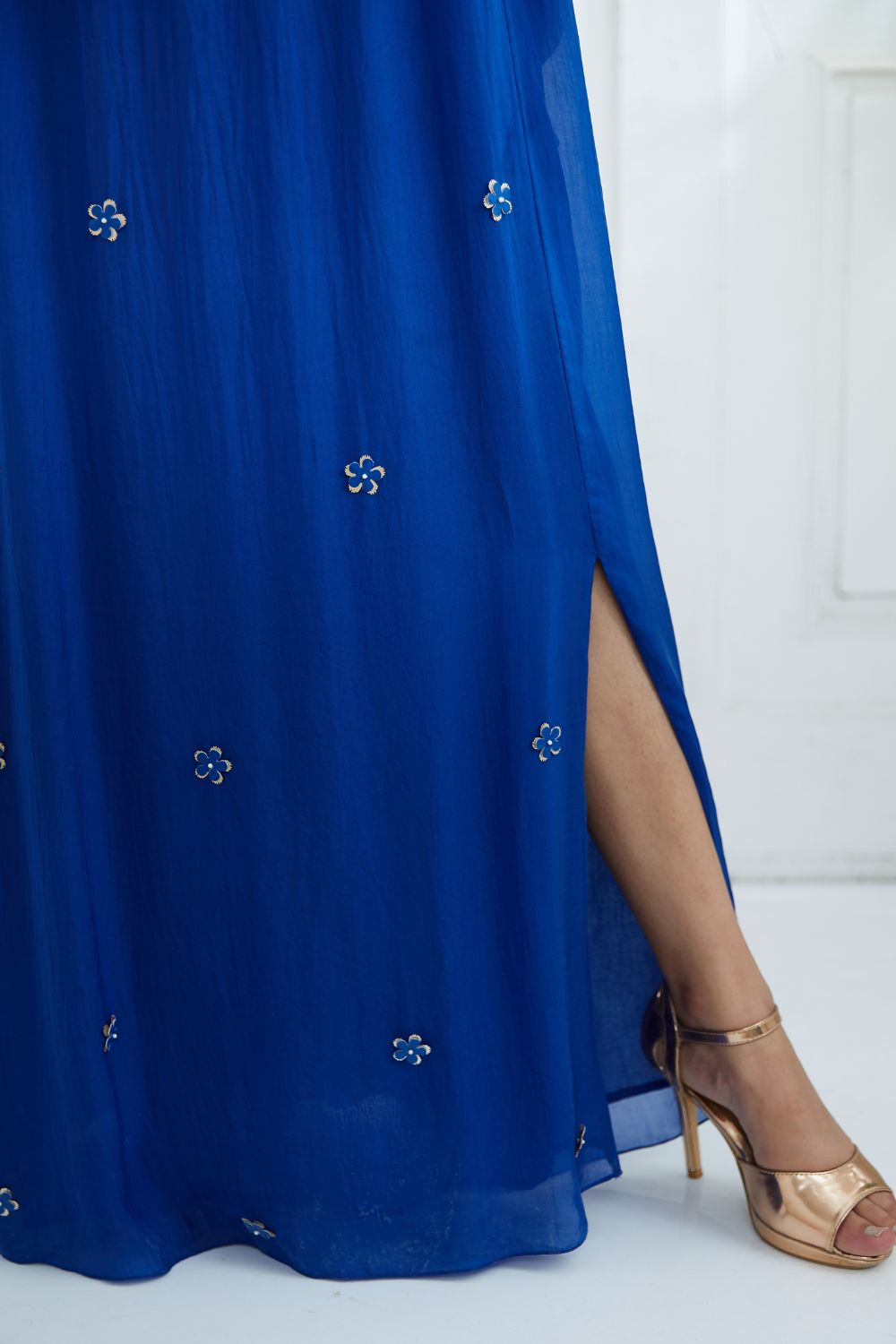 Regal Resort Patchwork Print Embellished A-Line Dress - Blue/Gold