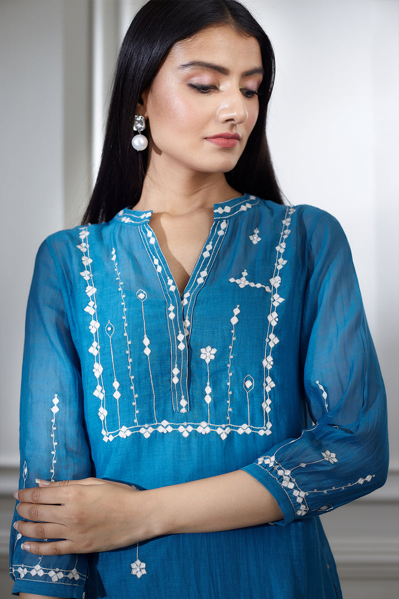 Blue Aari Embroidered Kurta Set