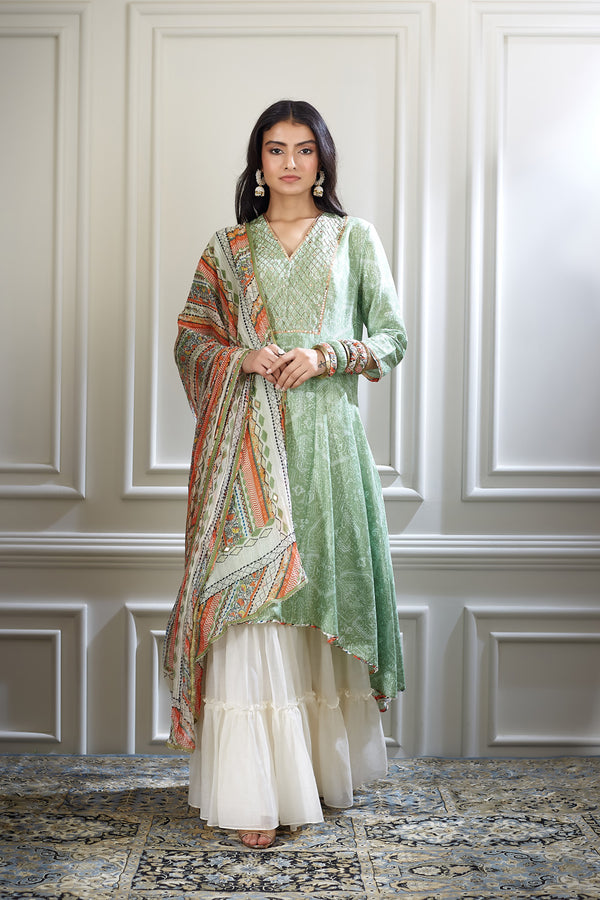 Embroidered asymmetric Kurta set